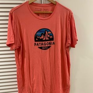 Patagonia Organic Cotton T-Shirt Men's Large Coral Peach Slim Fit Short Sleeve
